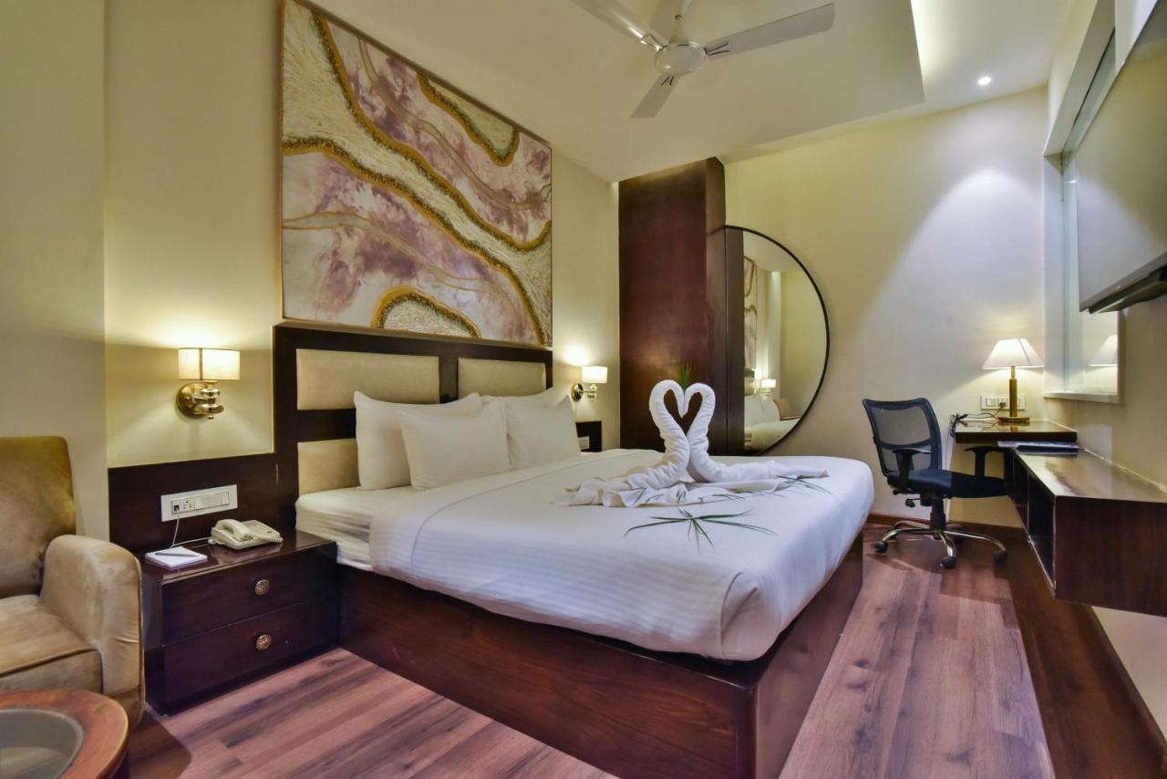 Hotel Br Grand With Nimo Club Amritsar -5 Mint From Golden Temple Екстериор снимка