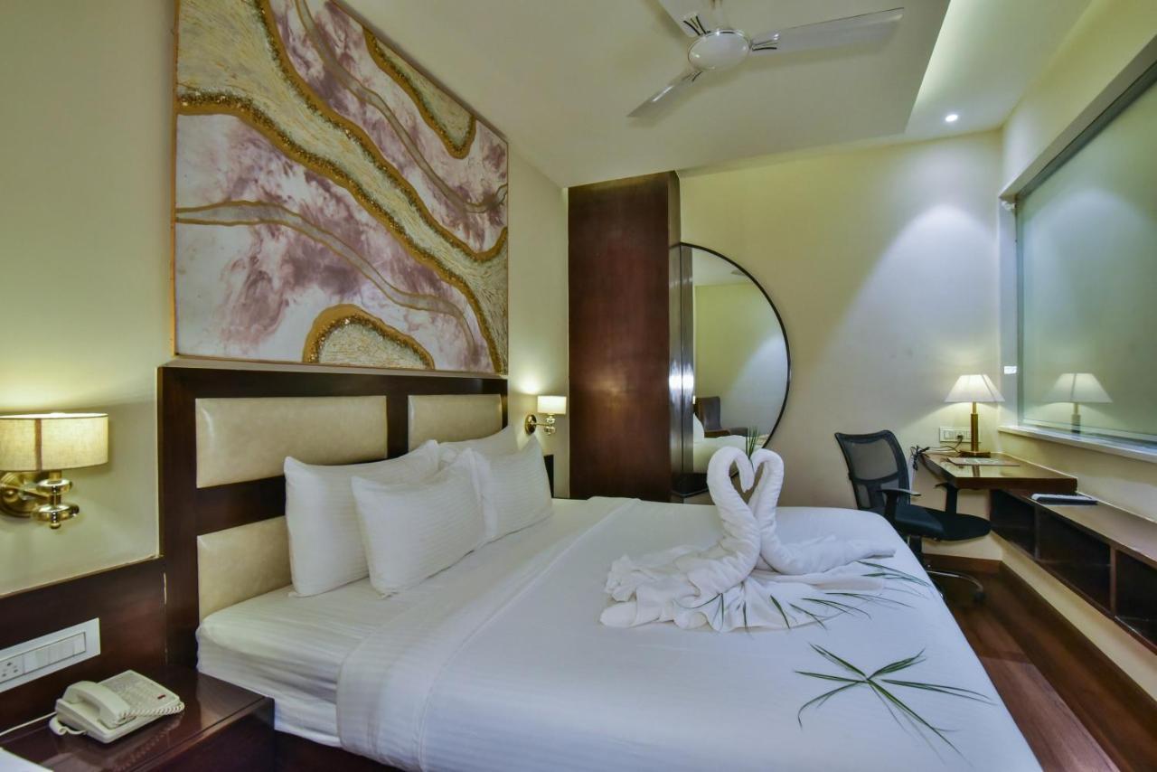 Hotel Br Grand With Nimo Club Amritsar -5 Mint From Golden Temple Екстериор снимка