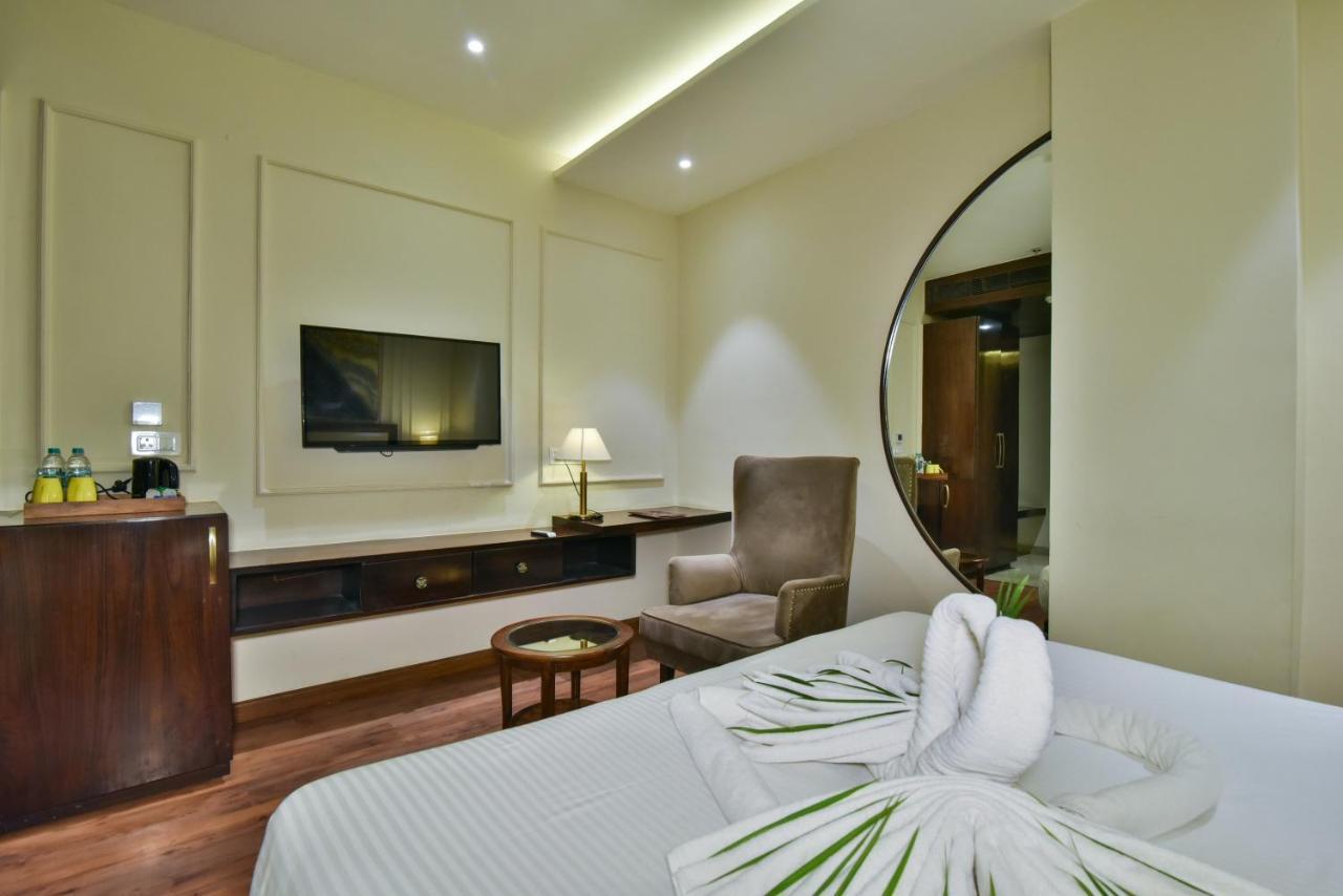 Hotel Br Grand With Nimo Club Amritsar -5 Mint From Golden Temple Екстериор снимка