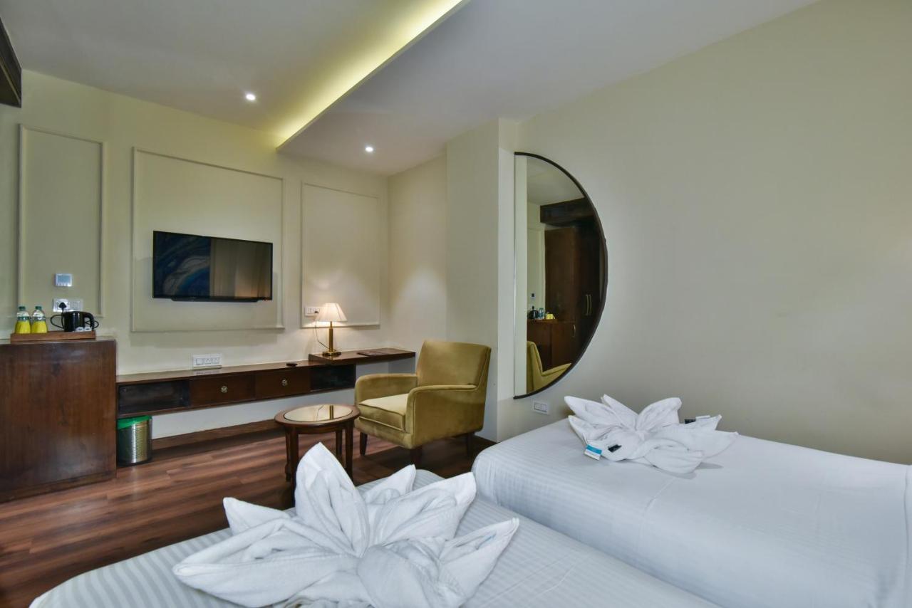 Hotel Br Grand With Nimo Club Amritsar -5 Mint From Golden Temple Екстериор снимка