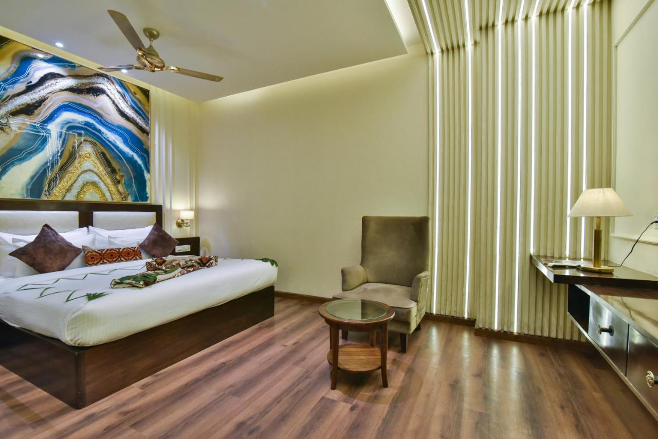 Hotel Br Grand With Nimo Club Amritsar -5 Mint From Golden Temple Екстериор снимка