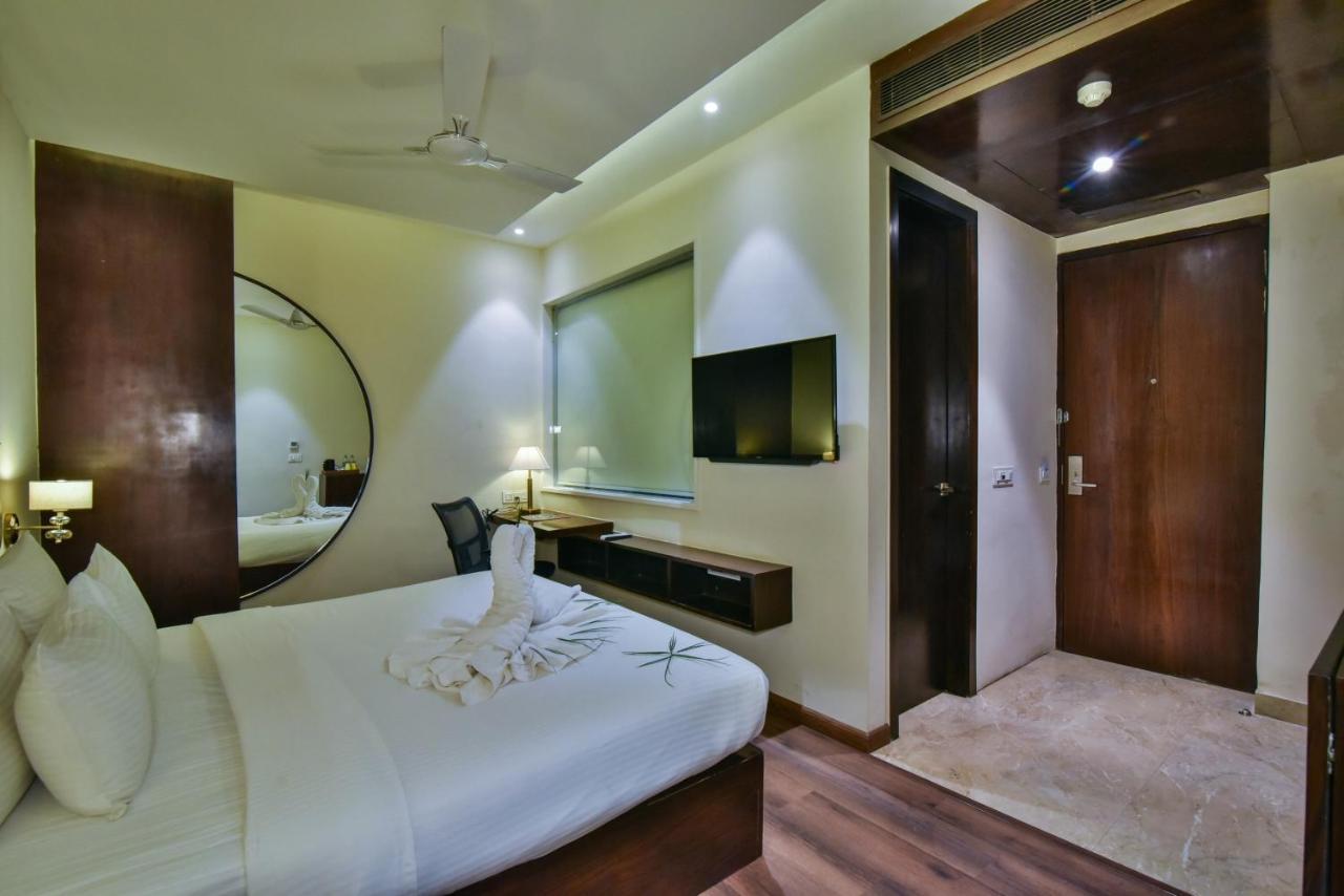 Hotel Br Grand With Nimo Club Amritsar -5 Mint From Golden Temple Екстериор снимка